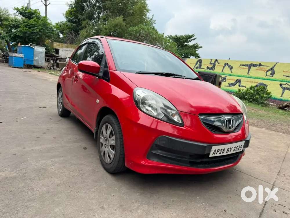 Honda Brio 2013 Petrol Manual 83000 Km Driven
