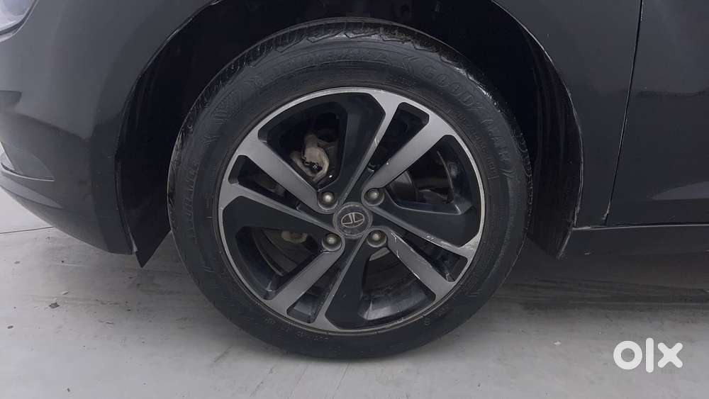 Tata Altroz 1.2 Xz Plus Dark Edition, 2022, Petrol