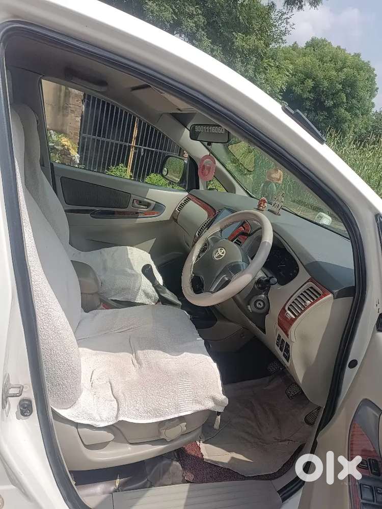 Toyota Innova 2013