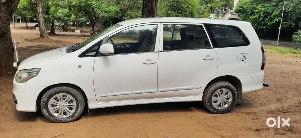 Toyota Innova Diesel 2016 8 Seater