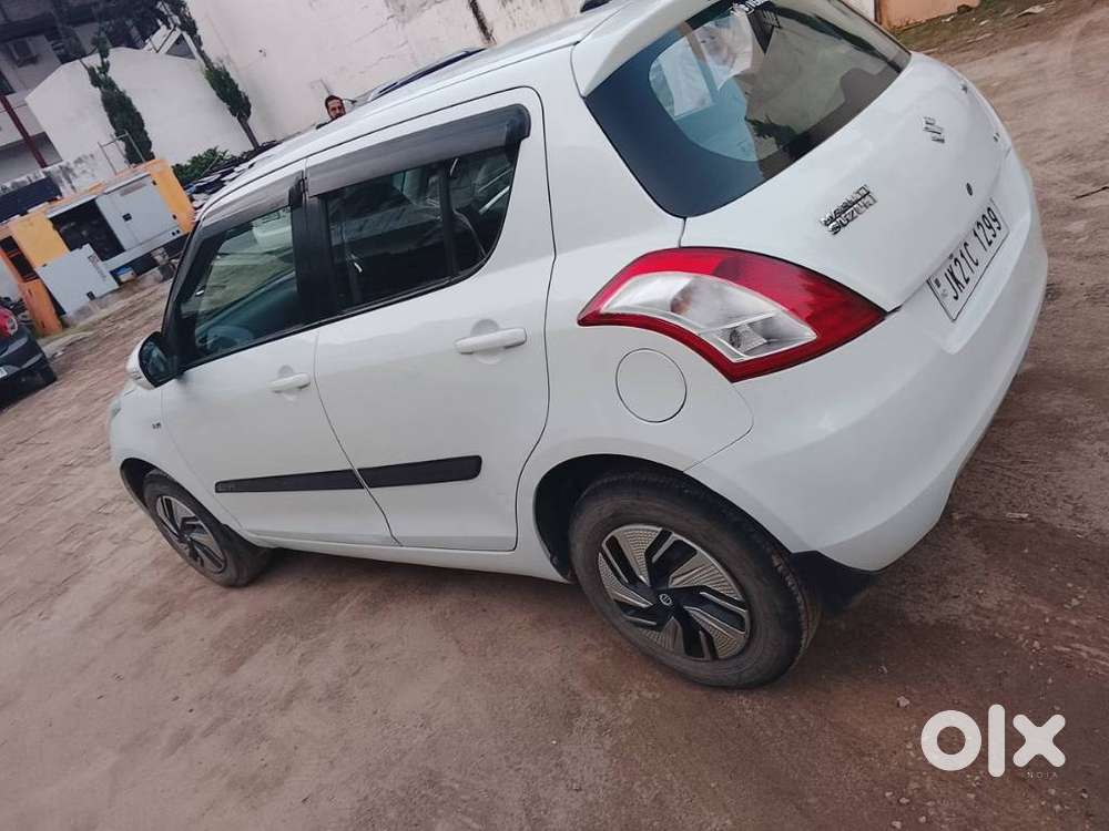 Maruti Suzuki Swift Vxi With Abs, 2015, Petrol