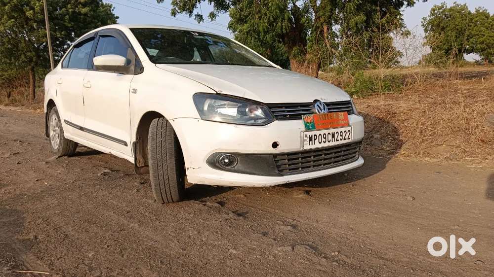 Volkswagen Vento 1.6 Highline Plus Alloy 2013