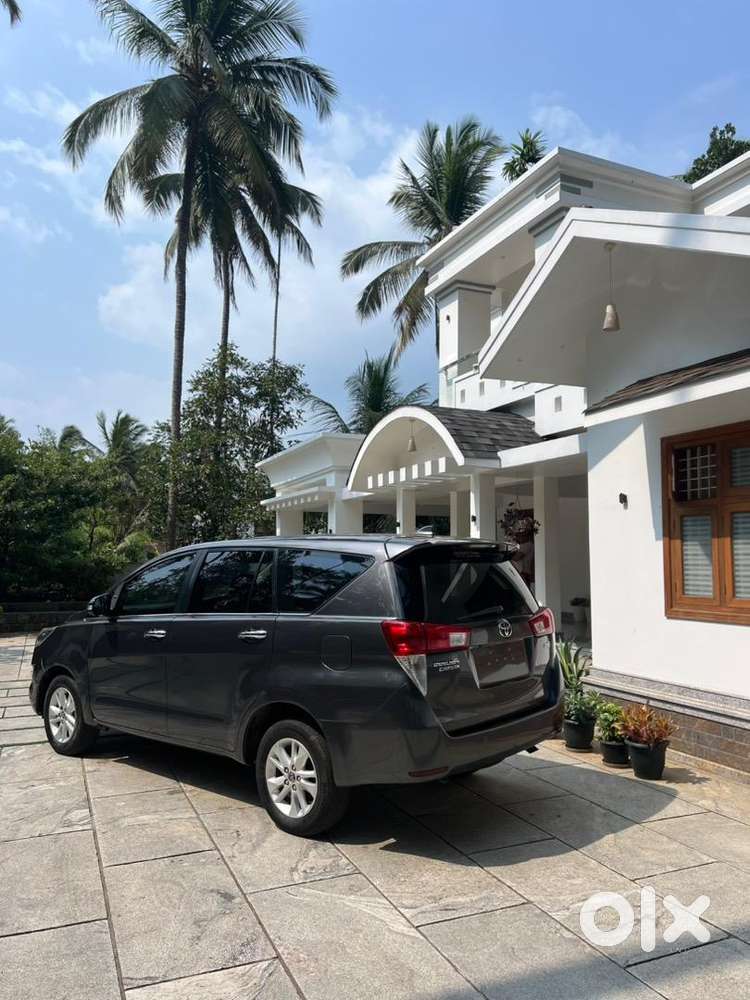 Toyota Innova Crysta 2017 Diesel Well Maintained