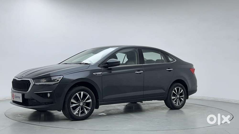 Skoda Slavia Style 1.0l Tsi At, 2023, Petrol