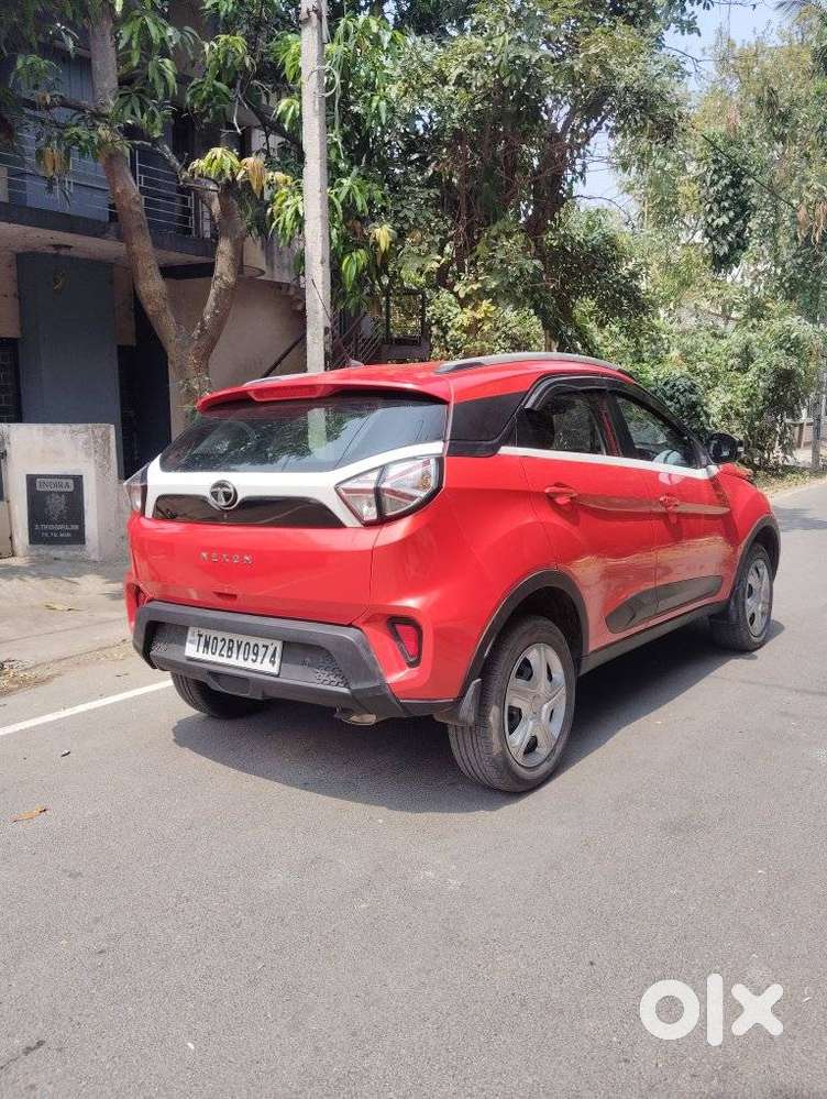 Tata Nexon 1.2 Revotron Xma Amt (s), 2023, Petrol