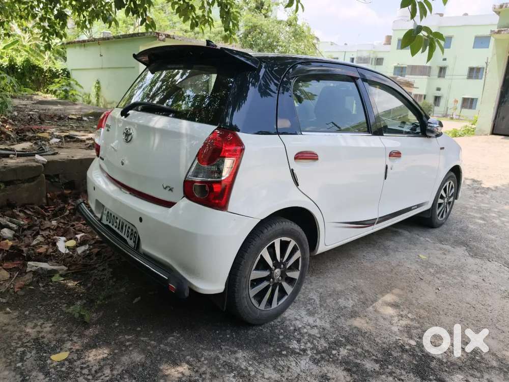 Toyota Etios Liva 2018 Hot Streaks Limited Edition
