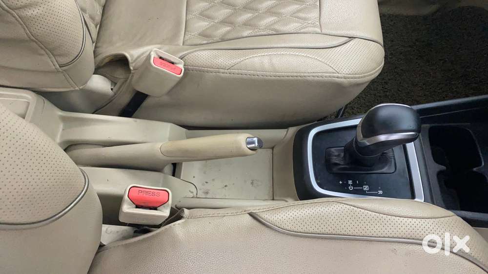 Maruti Suzuki Swift Dzire Amt Vxi, 2018, Petrol