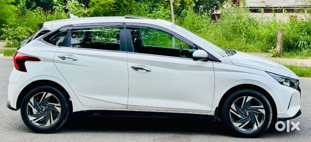 Hyundai New I20 1.2 Asta (o) Mt, 2023, Petrol