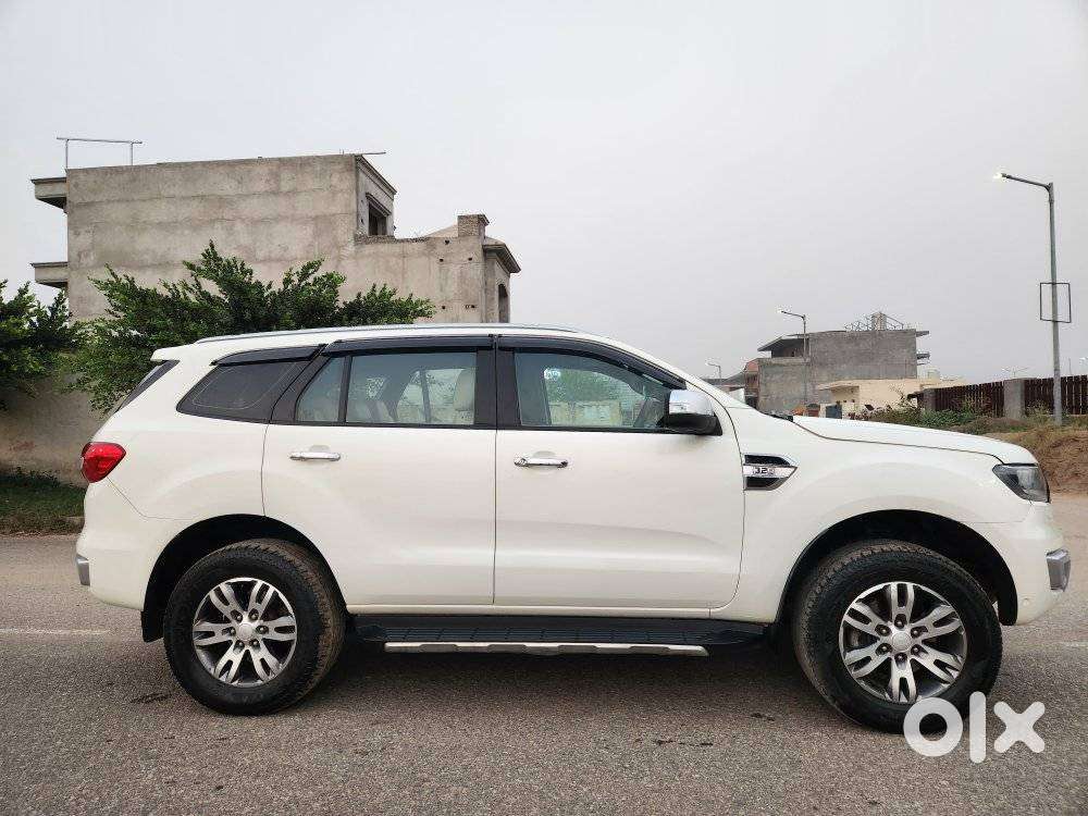 Ford Endeavour 3.2 Titanium At 4x4, 2016, Diesel