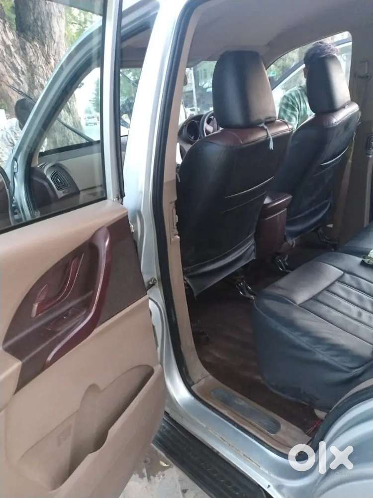 Mahindra Xuv500 2015