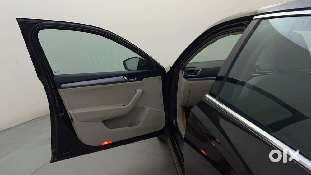 Skoda Superb [ ] 1.8 Style Tsi At, 2018, Petrol