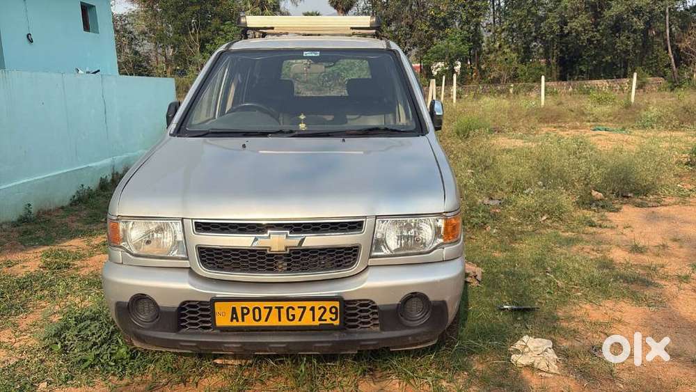 Chevrolet Tavera Lt 10 Seater Bsiii, 2016, Diesel