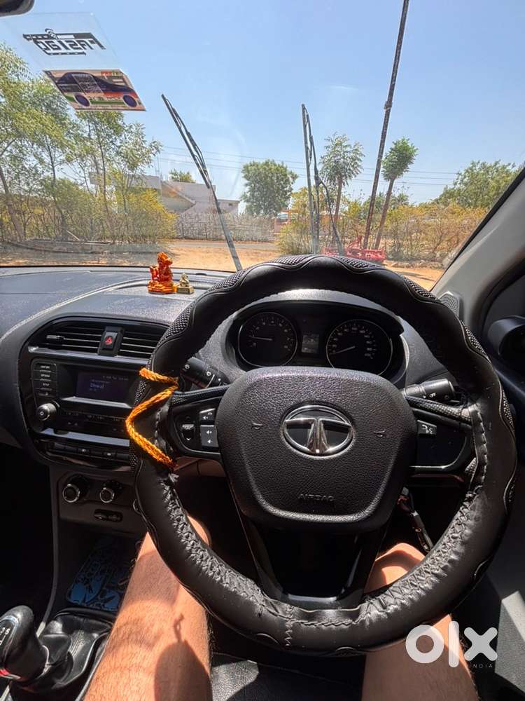 Tata Tigor Petrol 2019