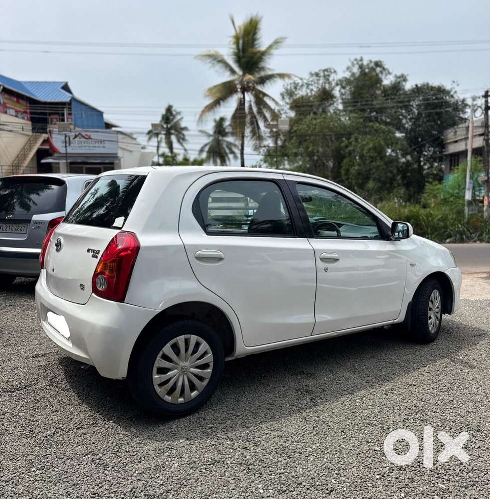 Toyota Etios Liva 2011-2012 G Plus, 2011, Petrol