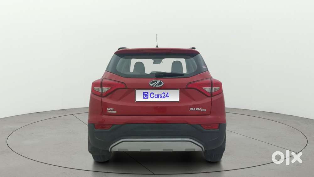 Mahindra Xuv300 1.2 W8 (o) Amt Petrol, 2022, Petrol