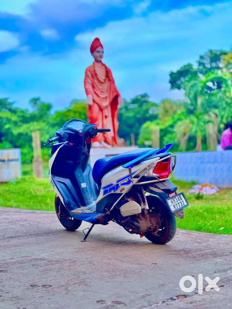 Background Dio Scooty Photos Hd Dio Scooty Hd Wallpaper Dio Bike