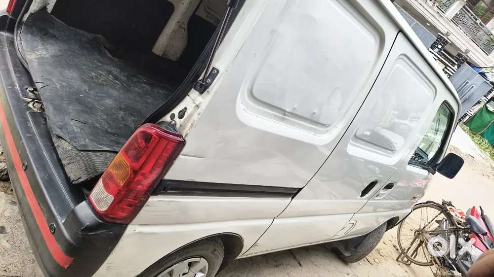 Maruti Suzuki Eeco 2022 Petrol & Cng 30000 Km Driven