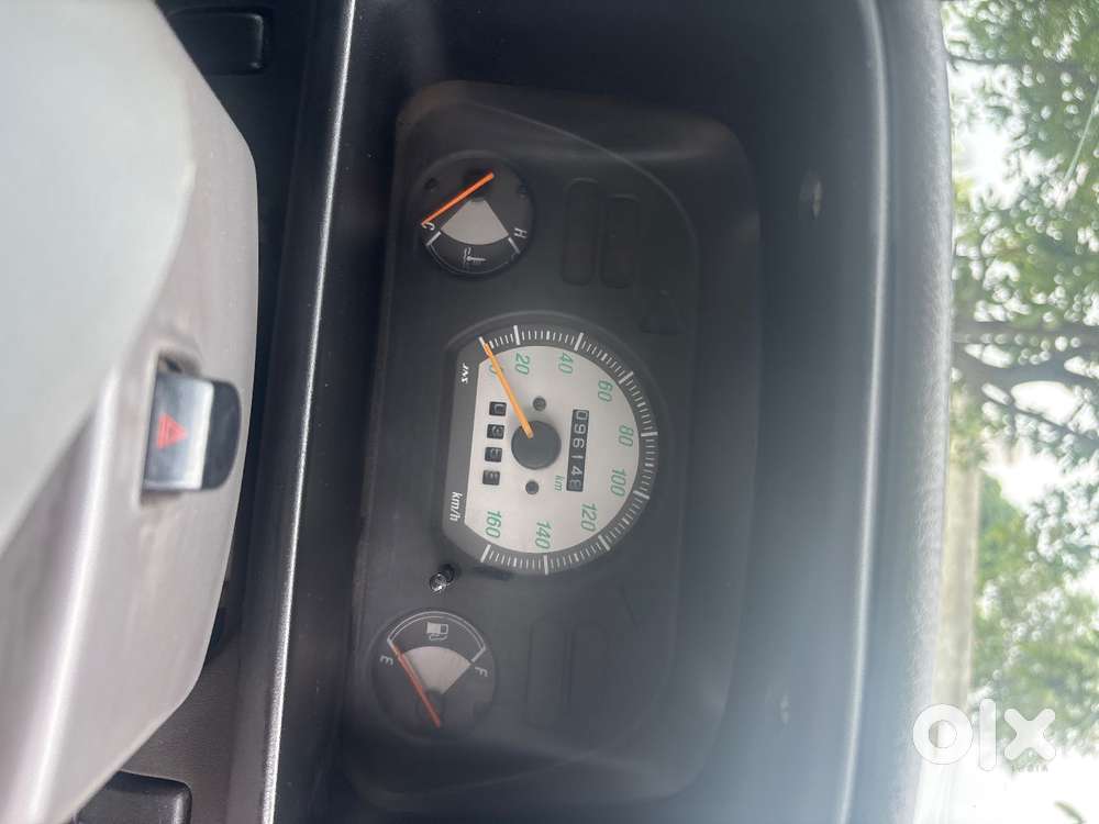 Zen Lxi 2005 Petrol White  Color