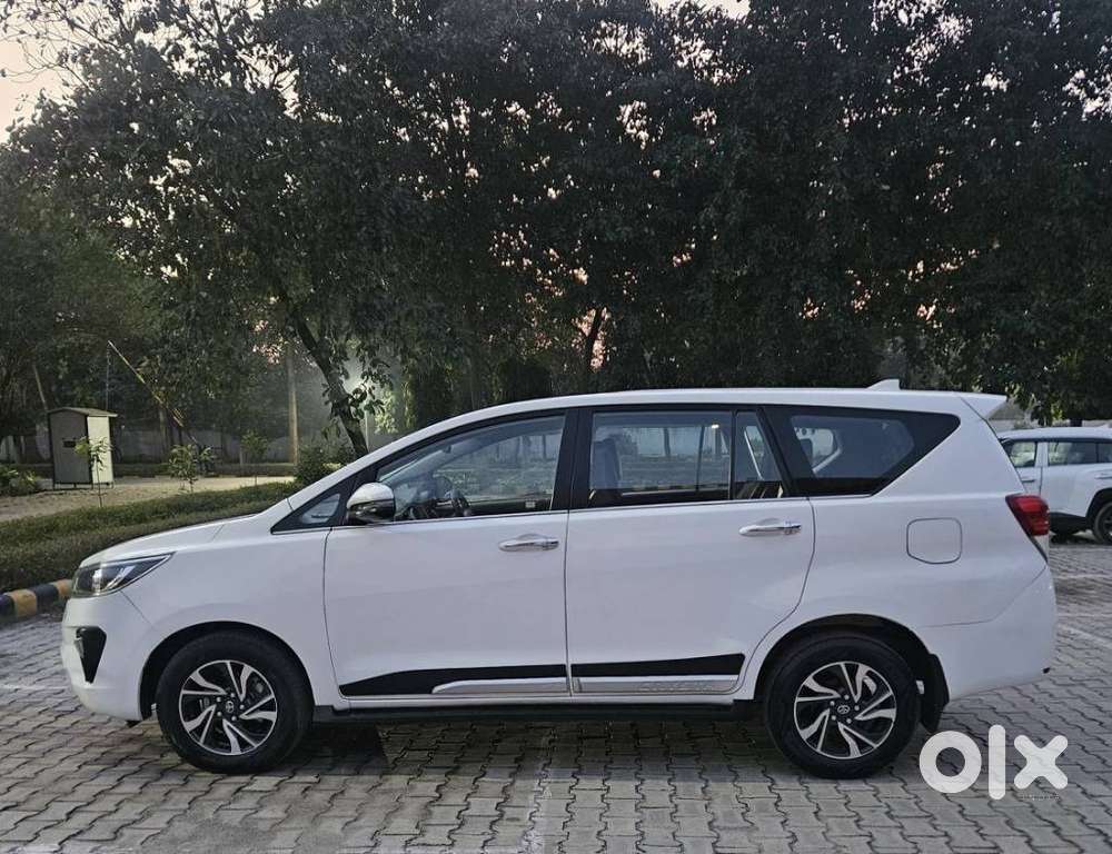 Toyota Innova Crysta