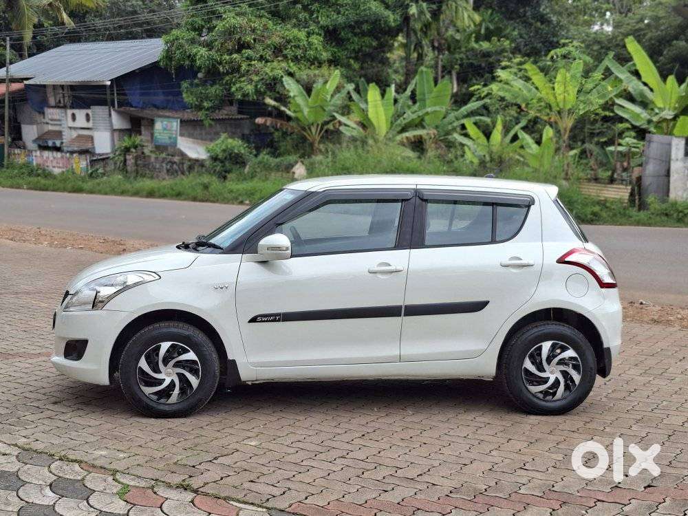 Maruti Suzuki Swift Vxi + Manual, 2014, Petrol