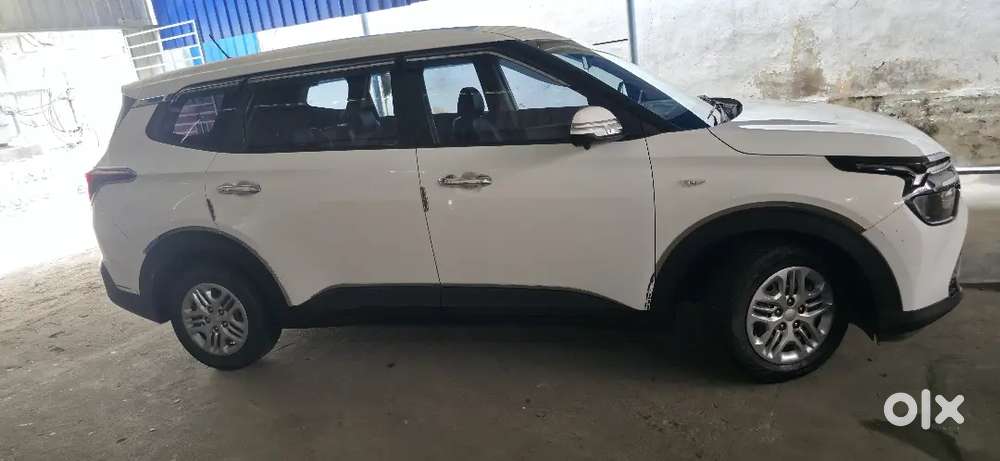 Kia Carens 2023 Petrol Manual
