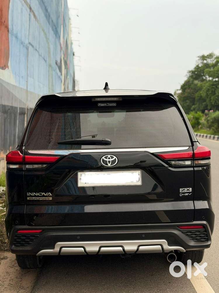 Toyota Innova Hycross 2.0 Zx (o) Hybrid 7 Str, 2025, Petrol