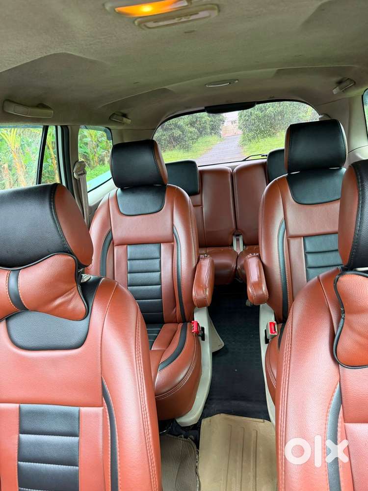 Toyota Innova  2012