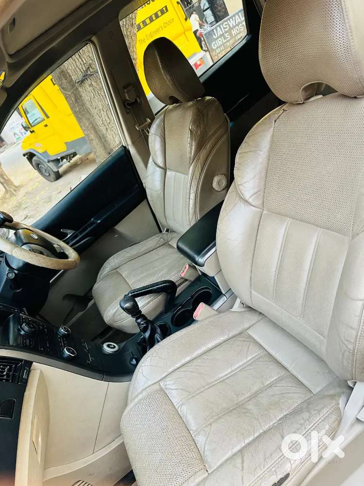 Very Good Condition Car Xuv. W10 Sunroof