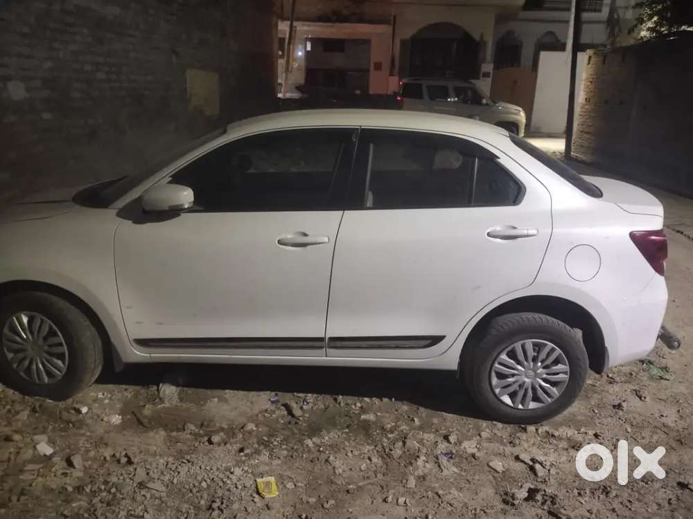 Bahar Rahata Hun Gadi Khadi Hai Isliye