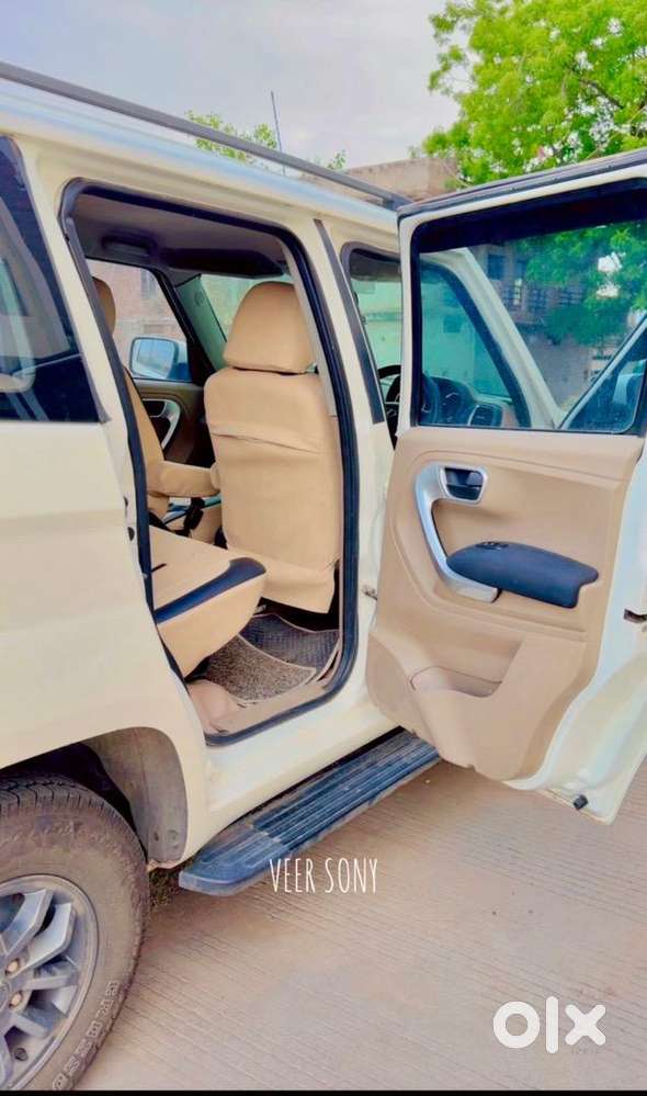 Mahindra Tuv 300 2018 Diesel Well Maintained