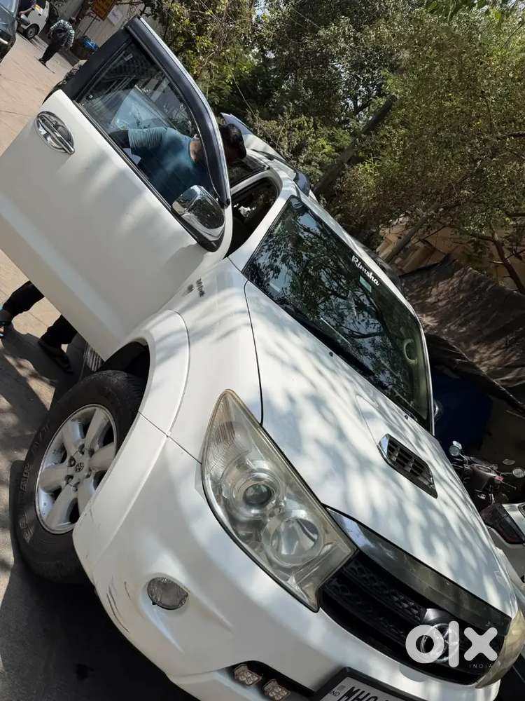 Toyota Fortuner Legender 2011
