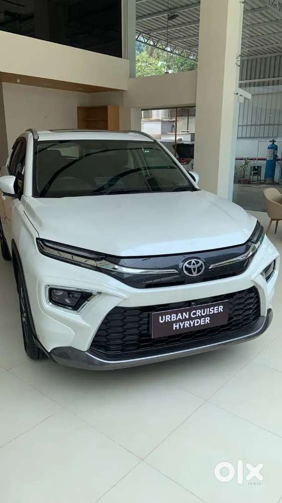 Toyota Innova Hycross 2026 Petrol 0 Km Driven