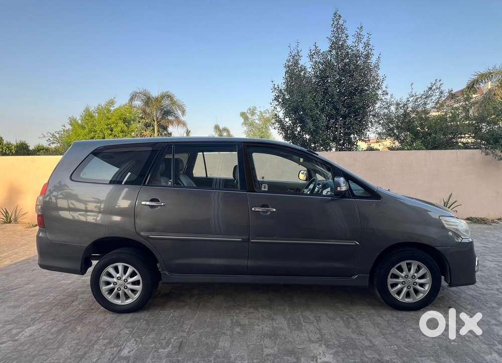 Toyota Innova 2012 Diesel Well Maintained