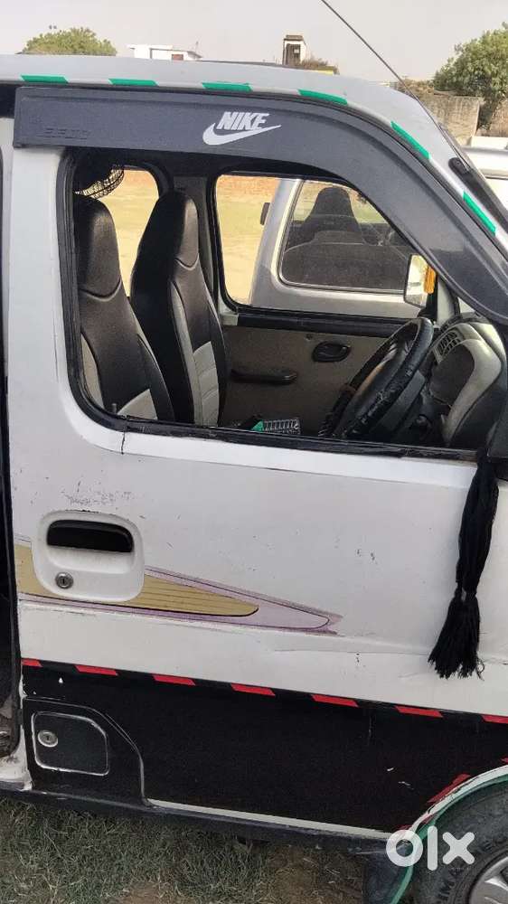 Eco Gadi Jiska Model 2013 Hai Ise Sel Karna Chahte Hain