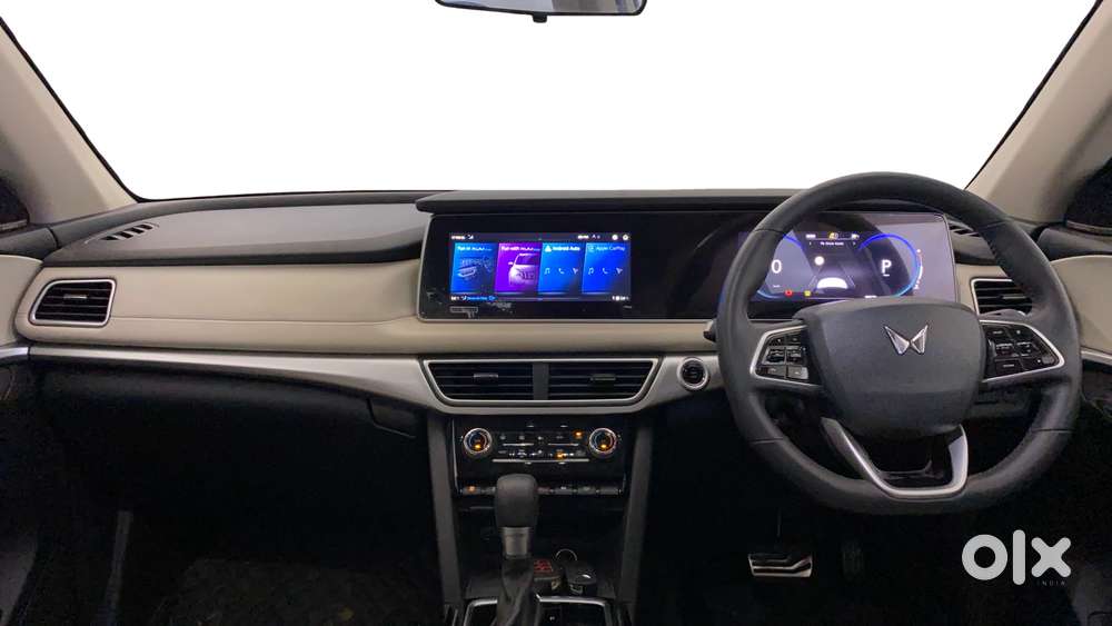 Mahindra Xuv700 2.0 Ax 7 Petrol At Luxury Pack Str, 2022, Petrol