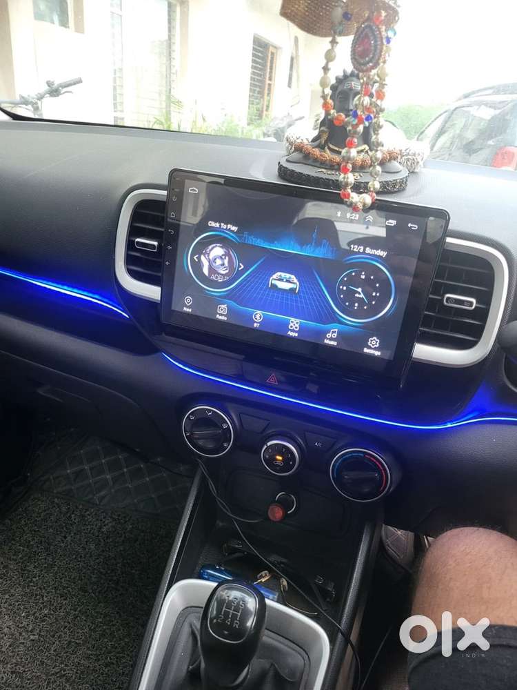 Hyundai Venue Petrol 19