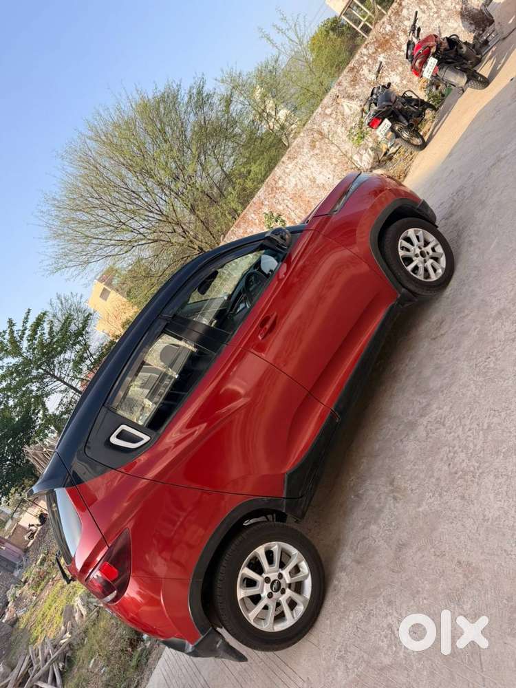 The Mahindra Kuv100 Nxt K8 - Top Model