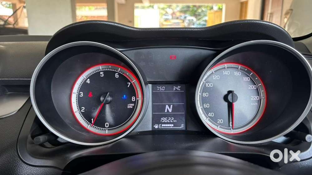 Maruti Suzuki New-gen Swift 2022 Petrol 19500 Km Driven