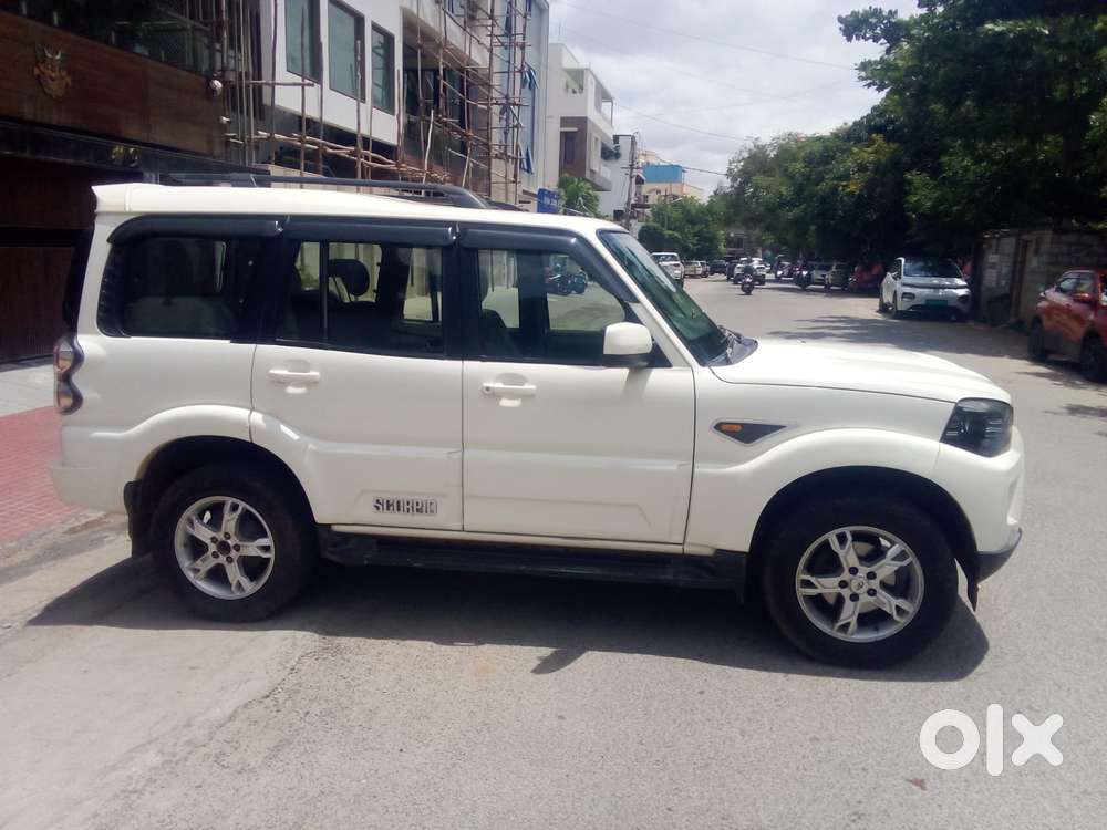 Mahindra Scorpio S10, 2015, Diesel