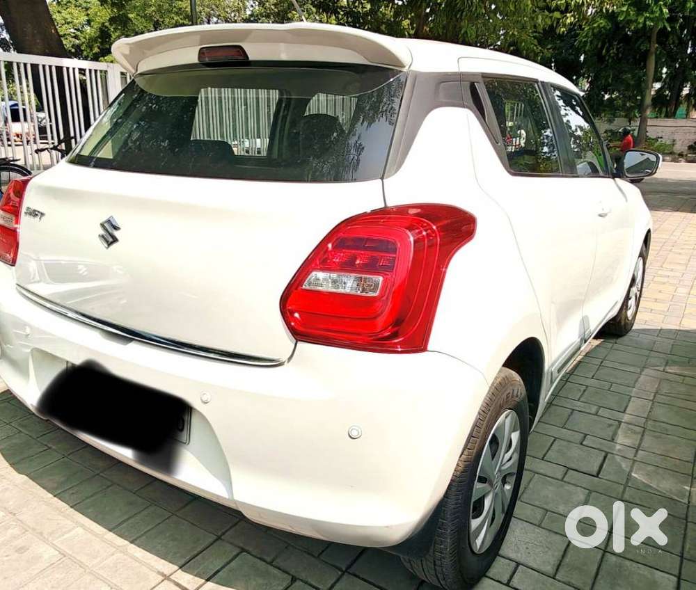 Maruti Suzuki Swift Vxi Ags, 2018, Petrol