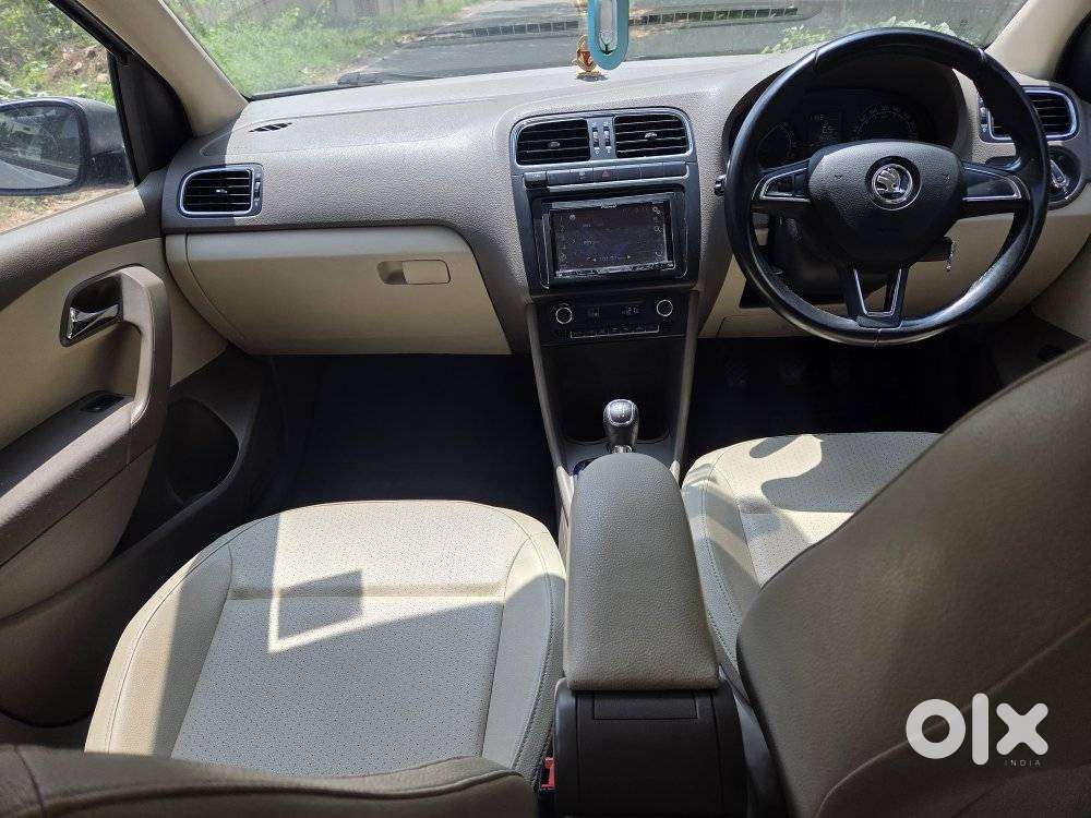 Skoda Rapid 1.5 Elegance Tdi Mt, 2015, Diesel