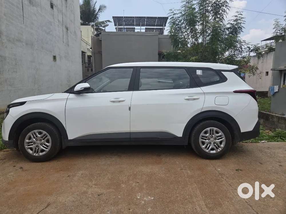 Kia Carens 2026 Petrol 16000 Km Driven