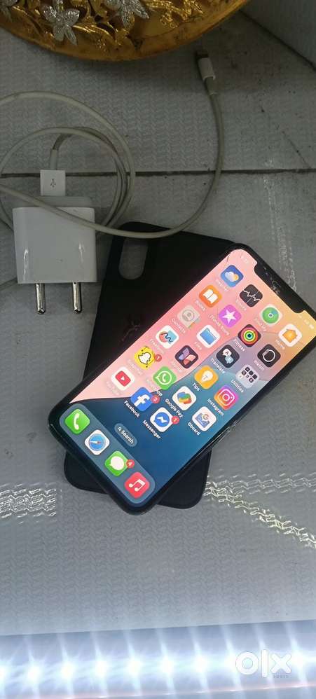 I phone XS orginal back brake te front thodi g brake a but orginal