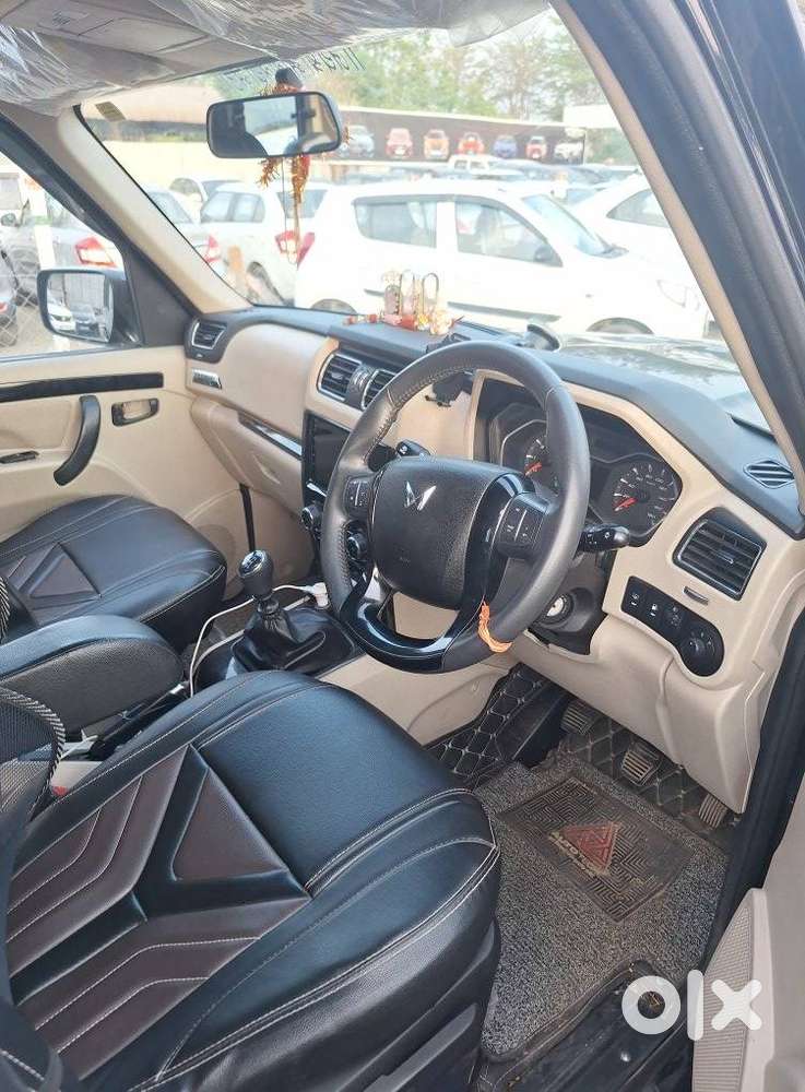 Mahindra Scorpio Classic 2.2 S 11 Mt 7 Str, 2024, Diesel