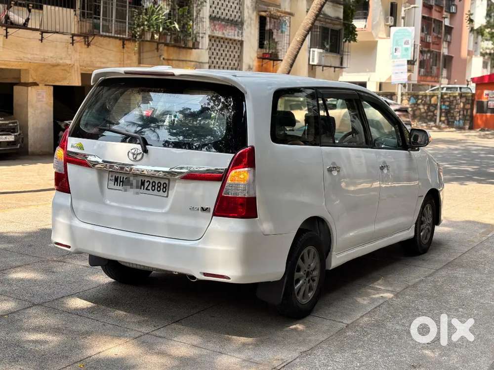 Toyota Innova 2014 V