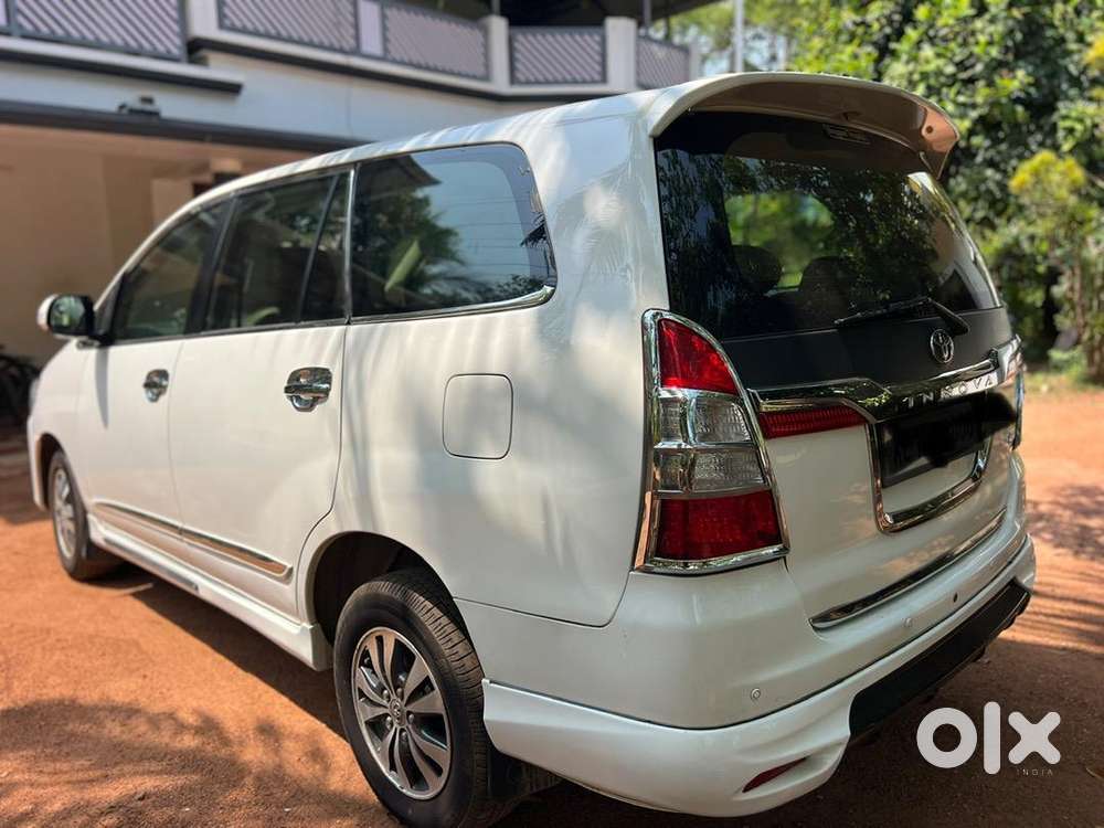 Toyota Innova 2015 Diesel Well Maintained
