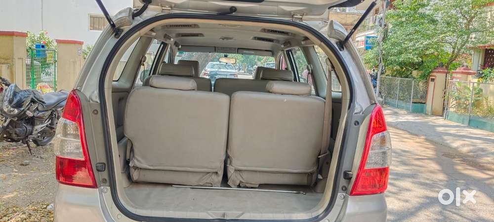 Toyota Innova 2.5 G (diesel) 8 Seater Bs Iv, 2014, Diesel