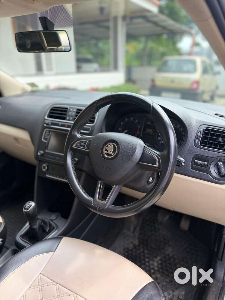 Skoda Rapid 1.0 Tsi Ambition, 2021, Petrol