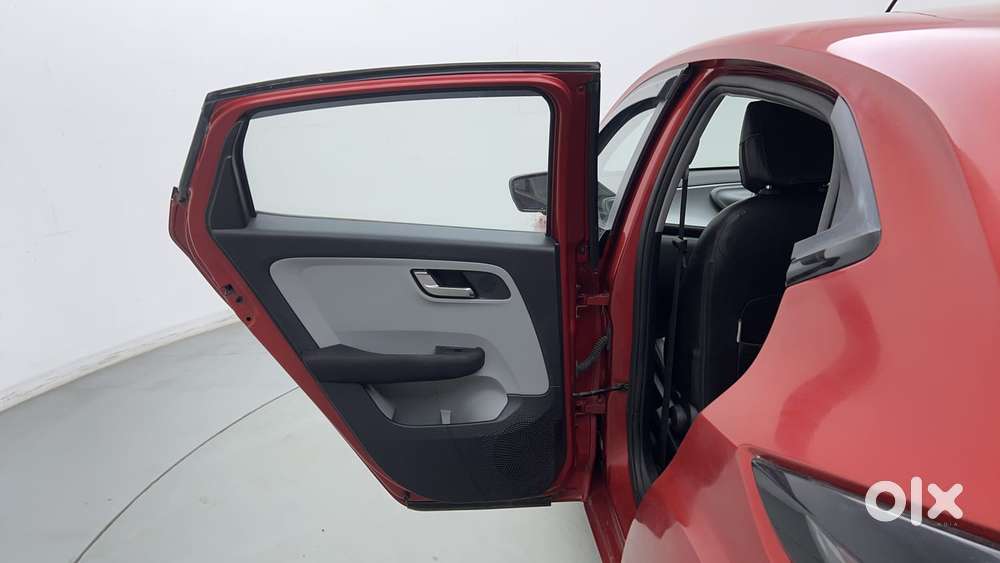 Tata Altroz Xz, 2020, Petrol