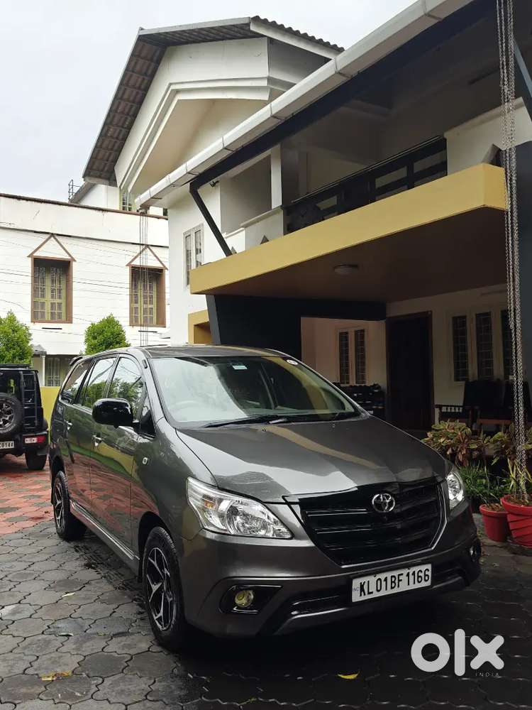 Toyota Innova 2012 Diesel 85000 Km Driven